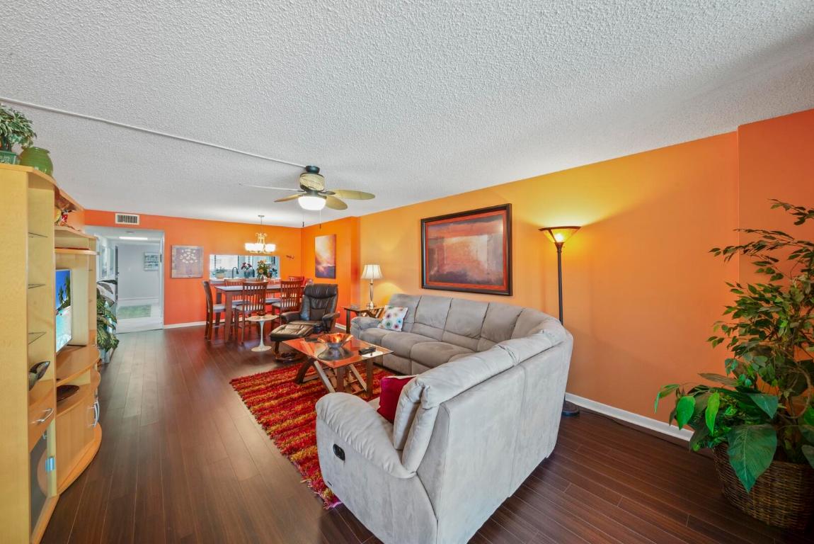 4725 Lucerne Lakes Boulevard 201, Lake Worth Unit: 201
