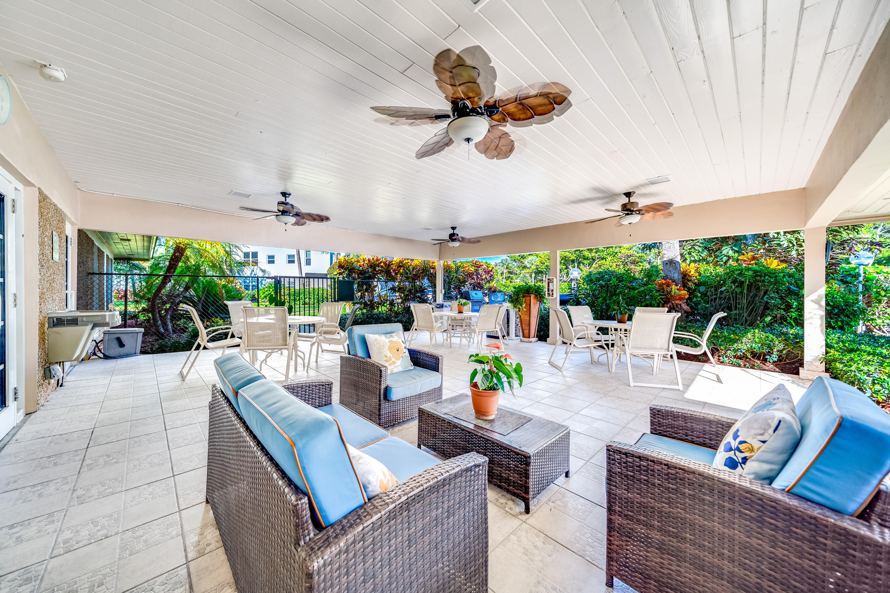 625 Oaks Drive 207, Pompano Beach Unit: 207