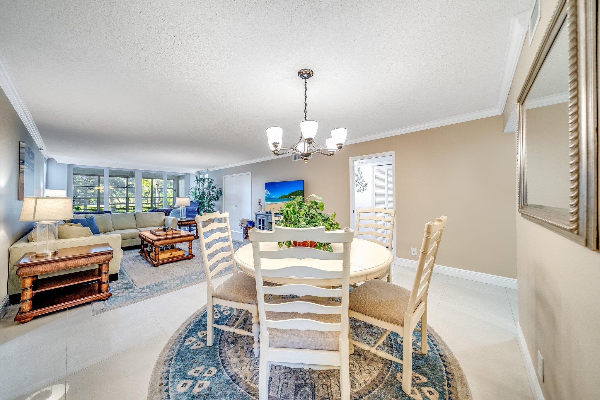 625 Oaks Drive 207, Pompano Beach Unit: 207