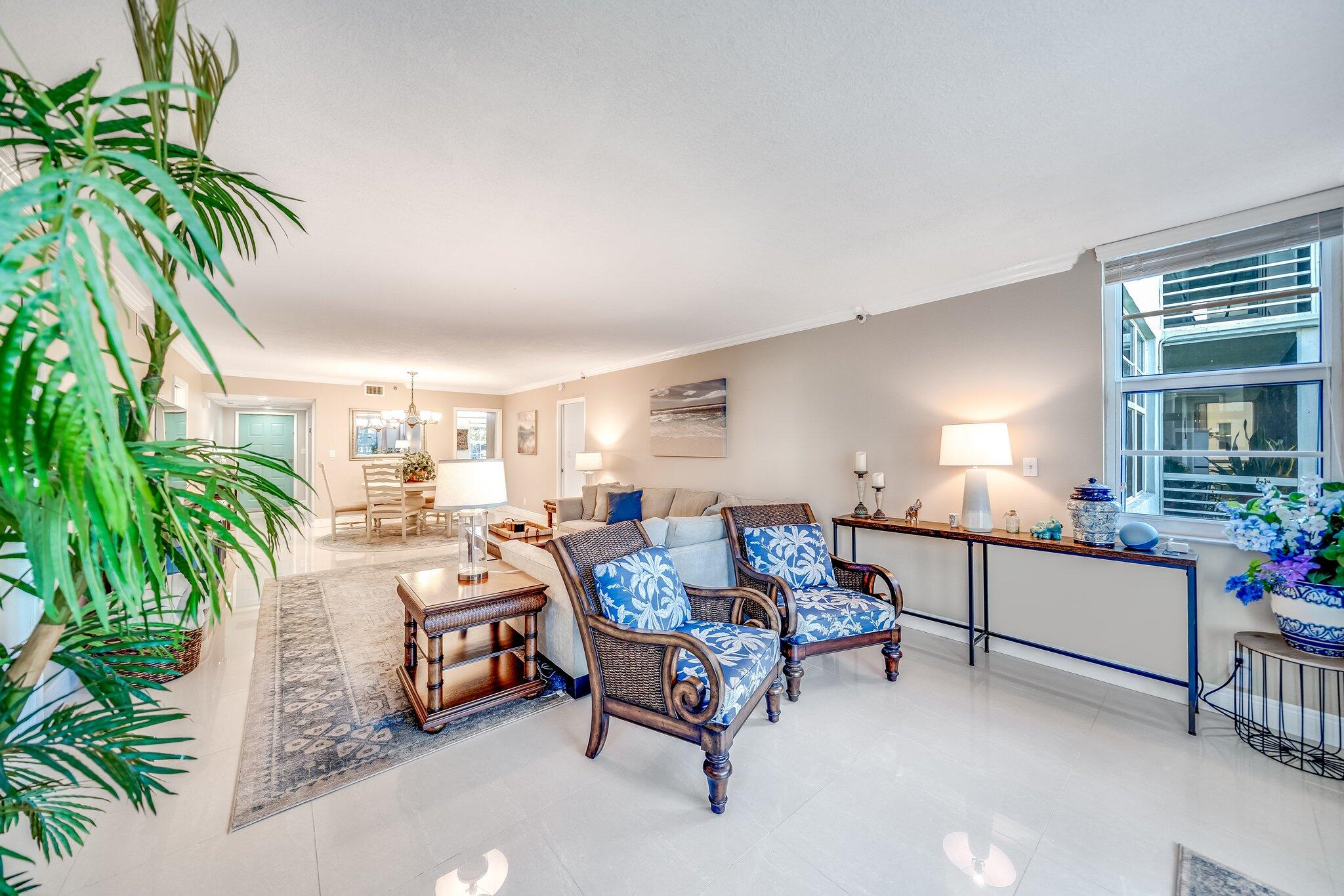 625 Oaks Drive 207, Pompano Beach Unit: 207