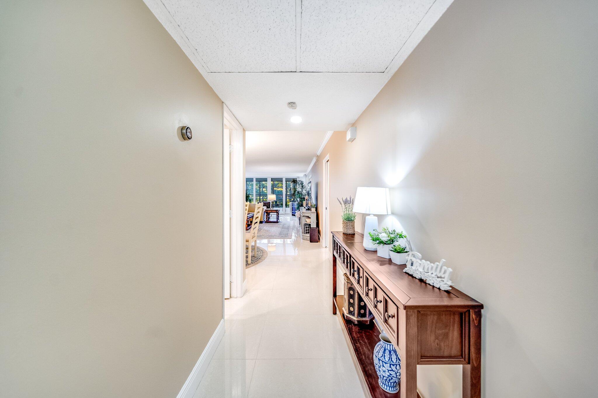 625 Oaks Drive 207, Pompano Beach Unit: 207