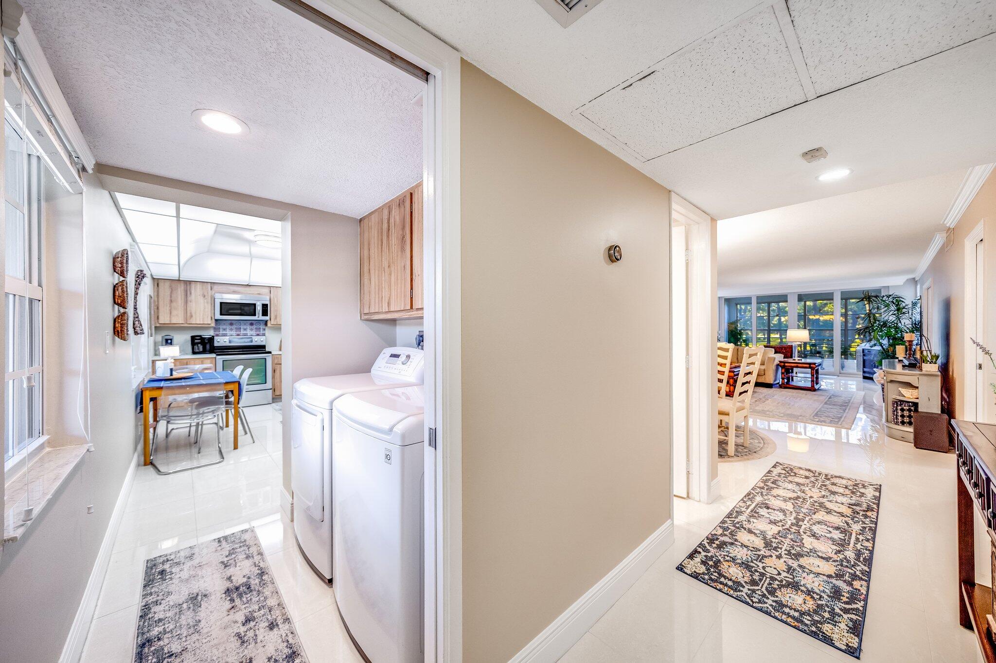 625 Oaks Drive 207, Pompano Beach Unit: 207