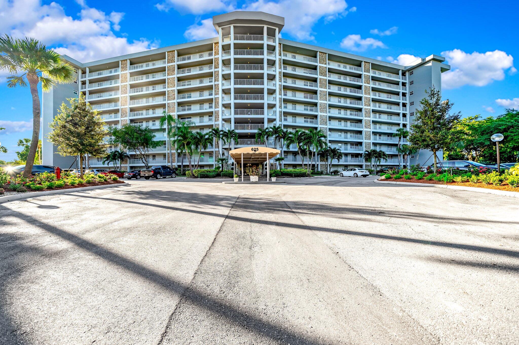 625 Oaks Drive 207, Pompano Beach Unit: 207
