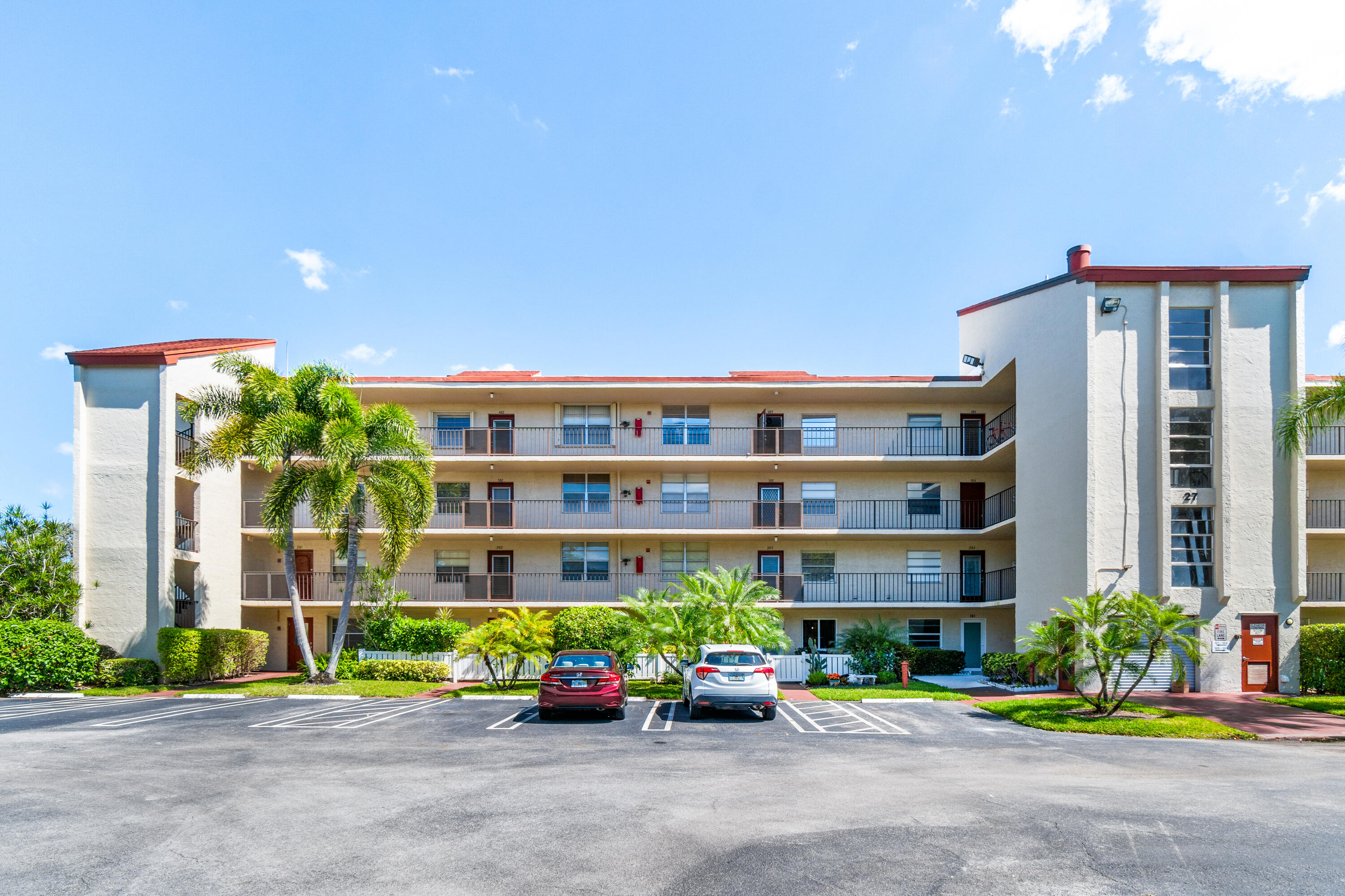 27 Abbey Lane 103, Delray Beach Unit: 103