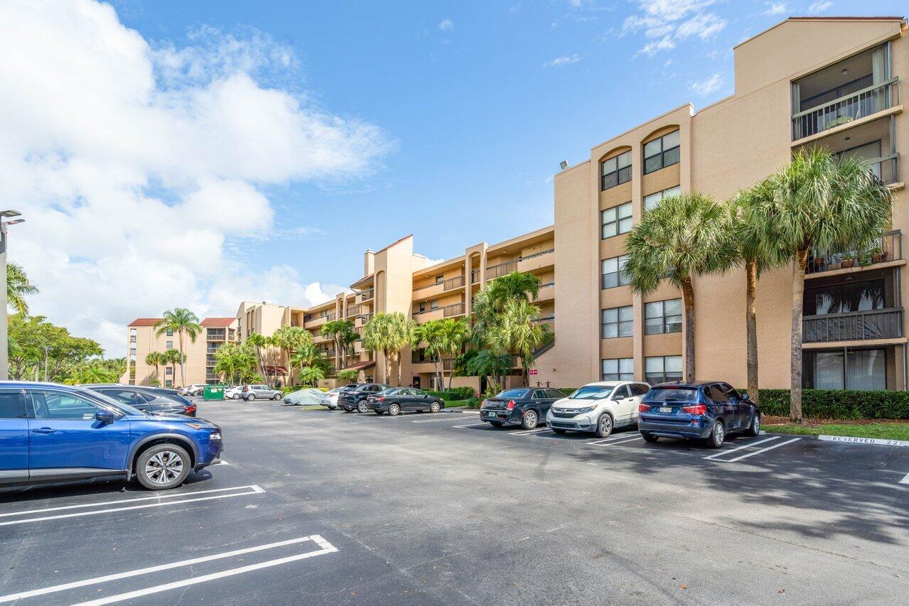 2455 Lindell Boulevard 3402