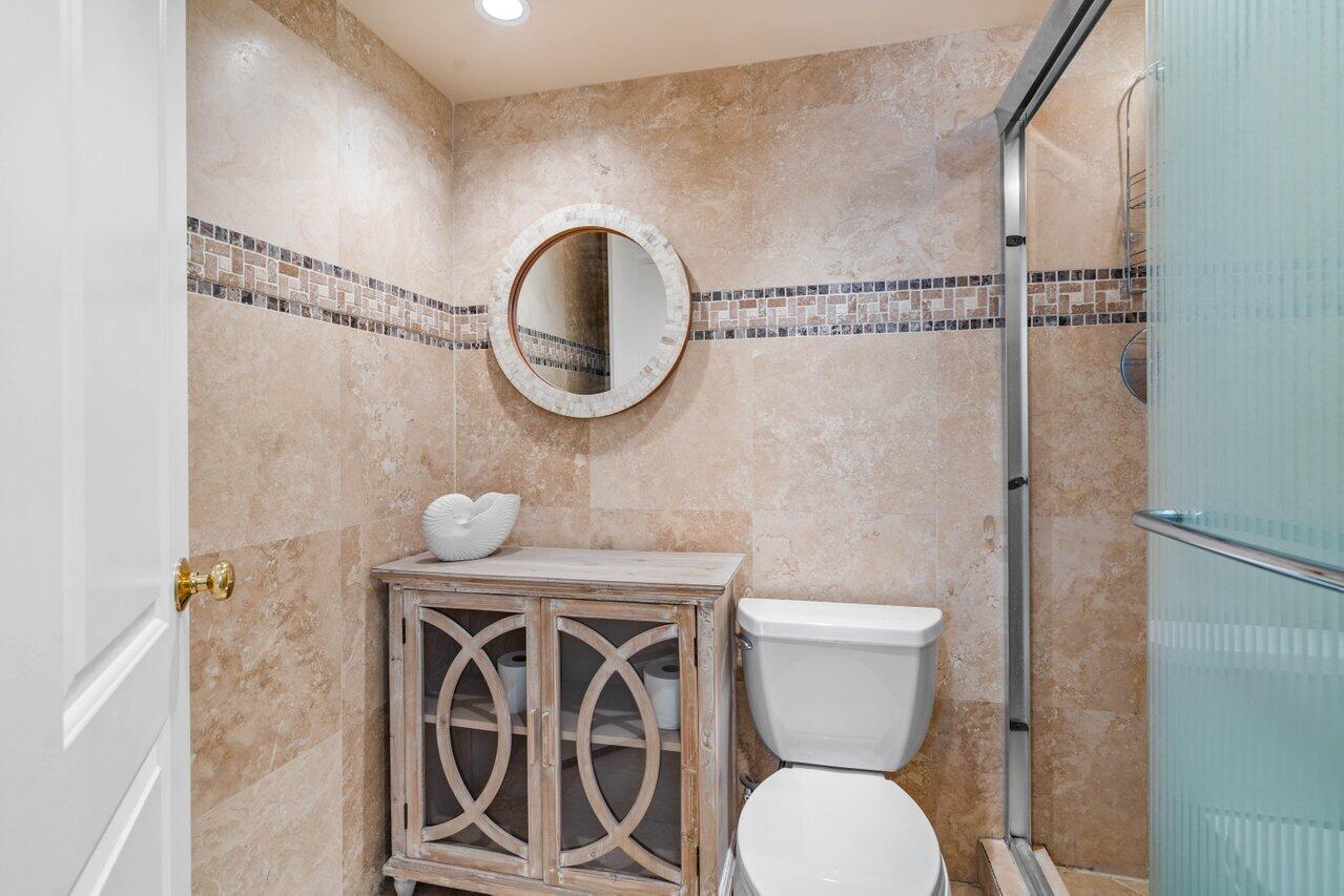 2455 Lindell Boulevard 3402