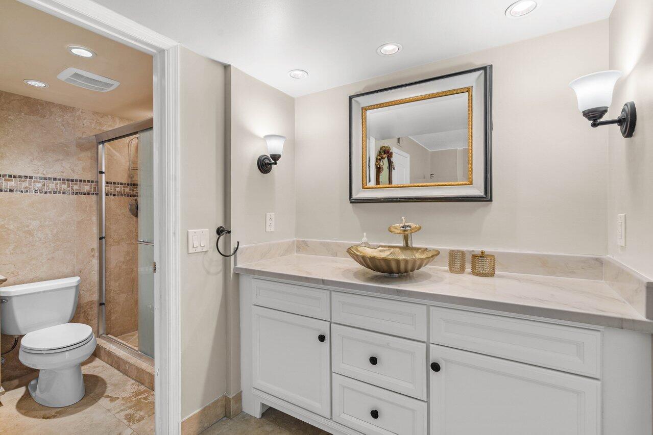 2455 Lindell Boulevard 3402