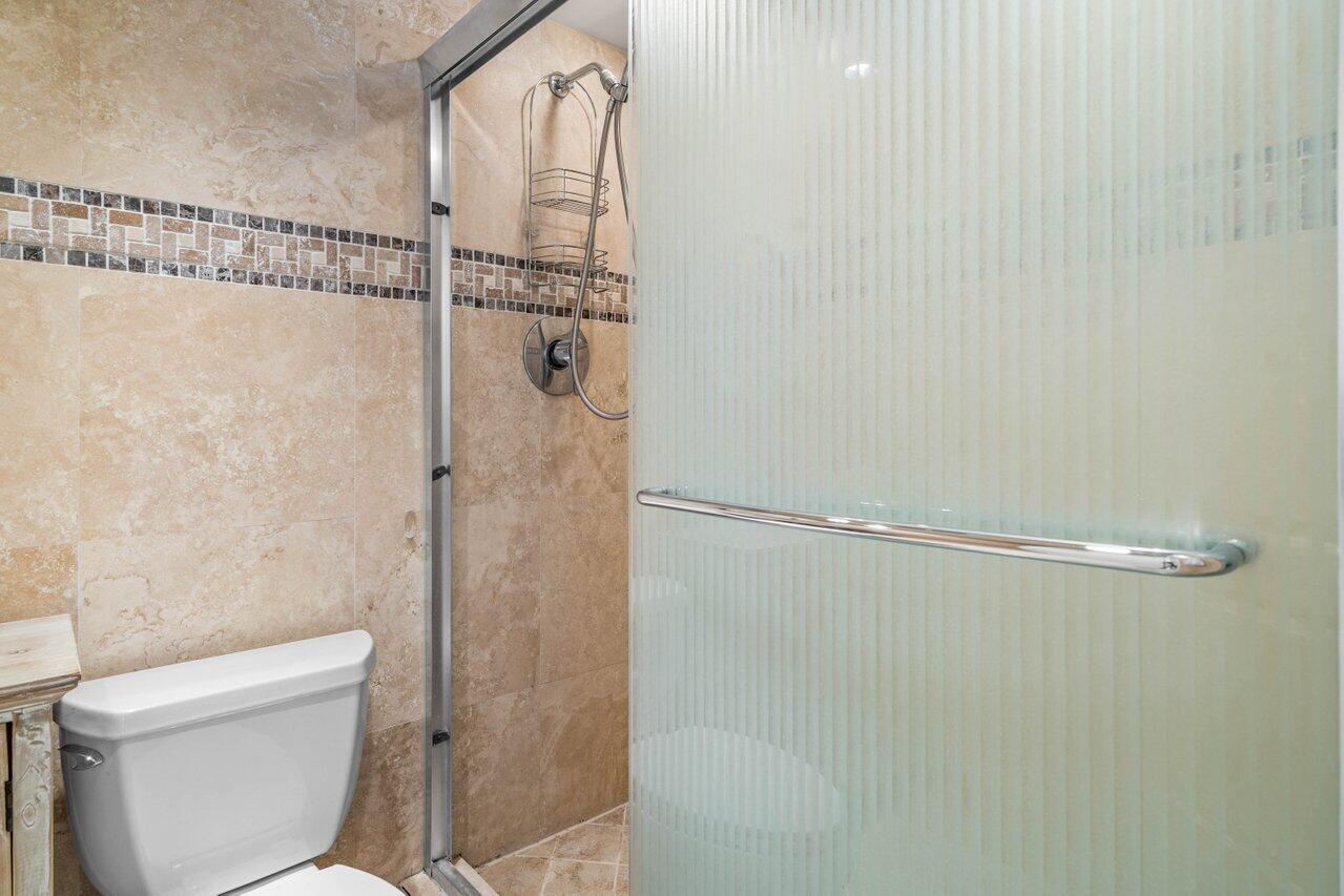 2455 Lindell Boulevard 3402