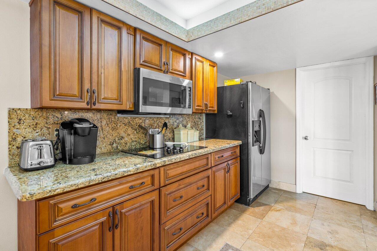 2455 Lindell Boulevard 3402