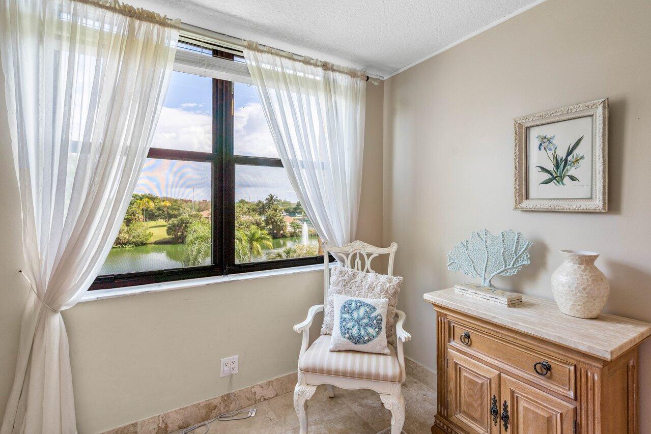 2455 Lindell Boulevard 3402