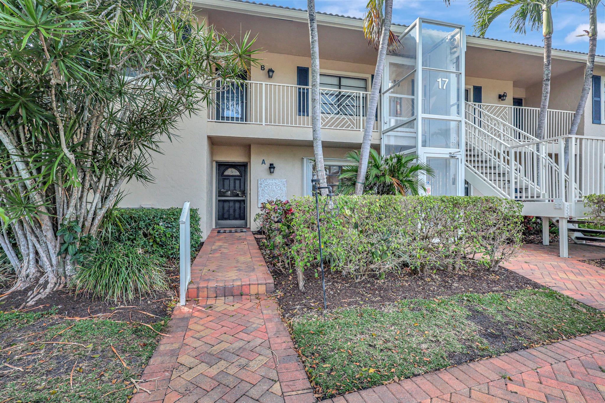 17 Stratford Drive A
