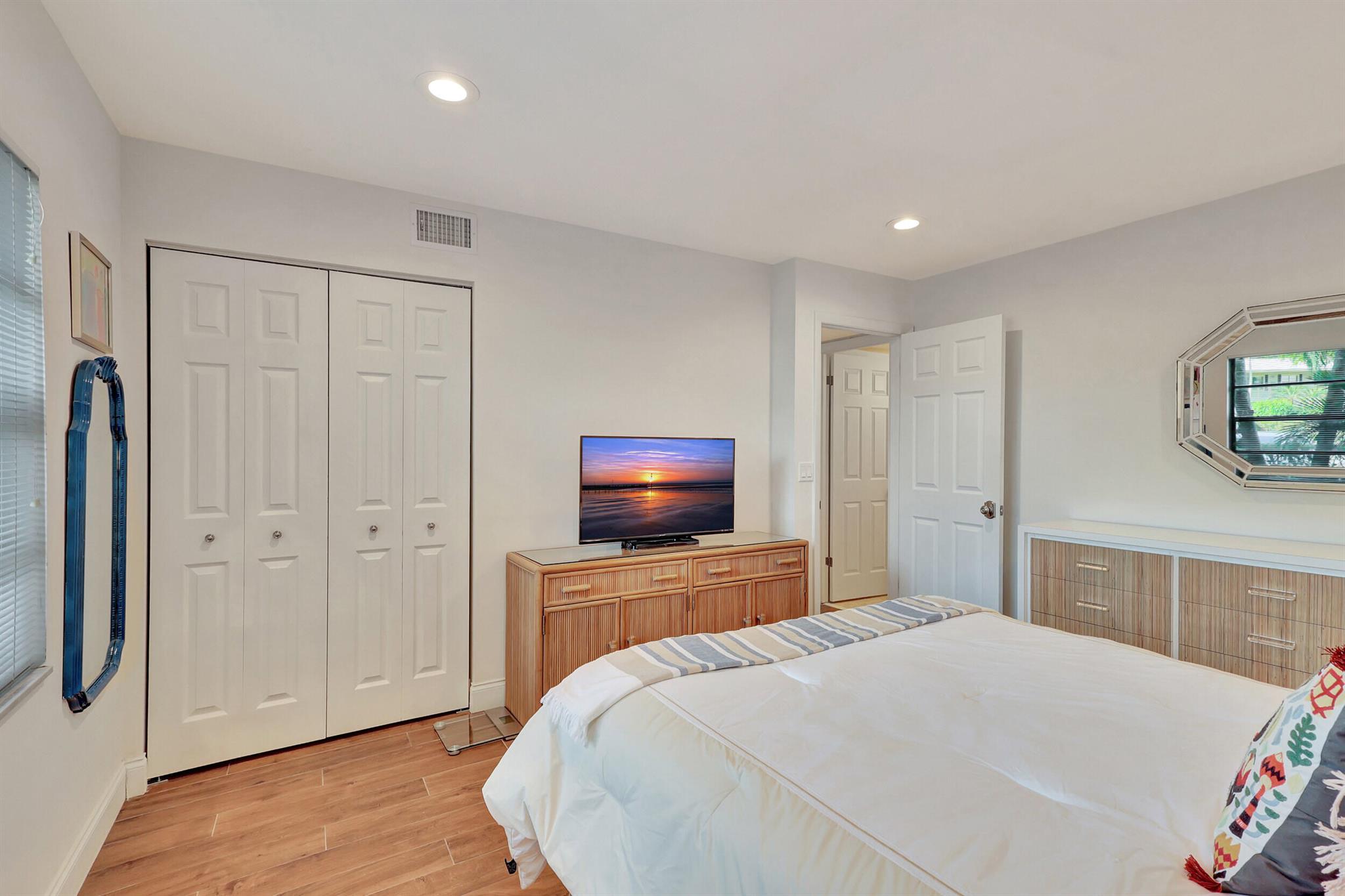 17 Stratford Drive A