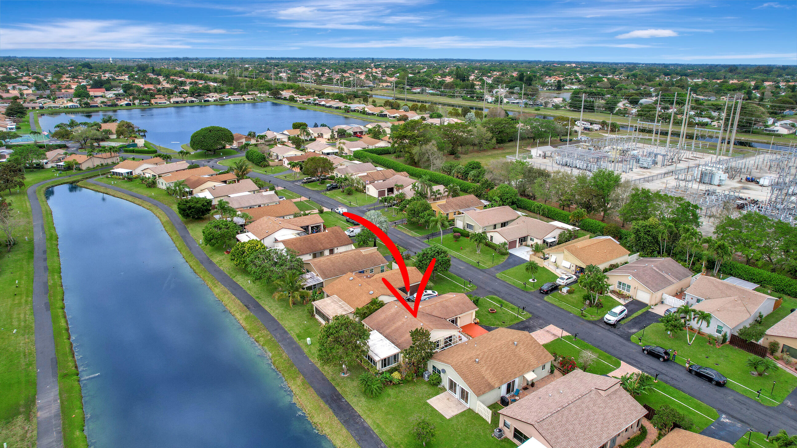 5162 Mirror Lakes Boulevard