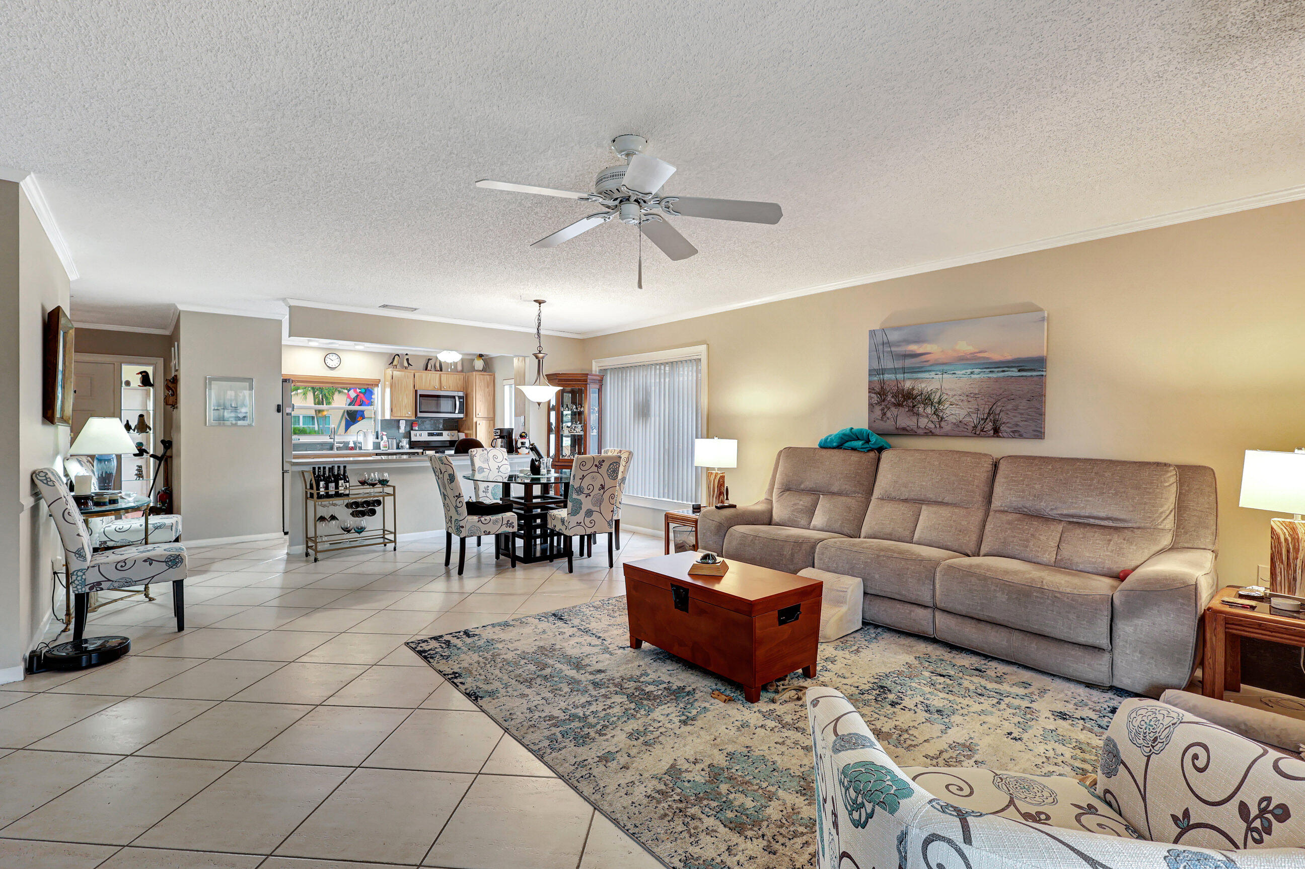 5162 Mirror Lakes Boulevard