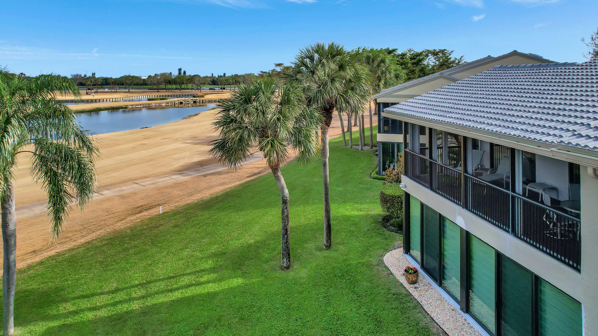 13 Eastgate Drive D