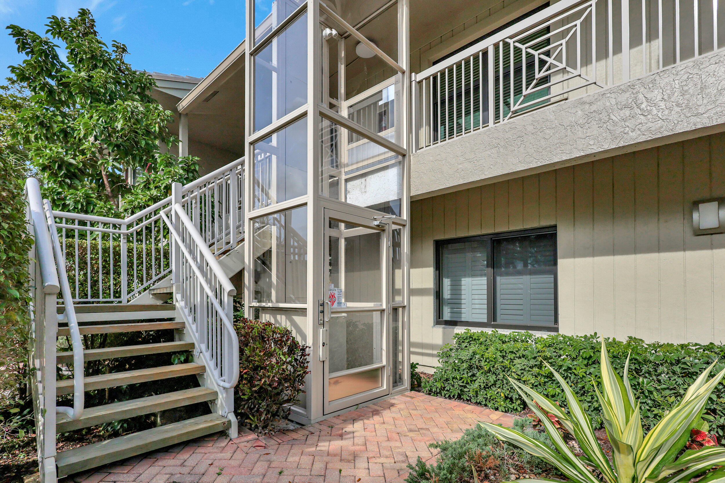 13 Eastgate Drive D