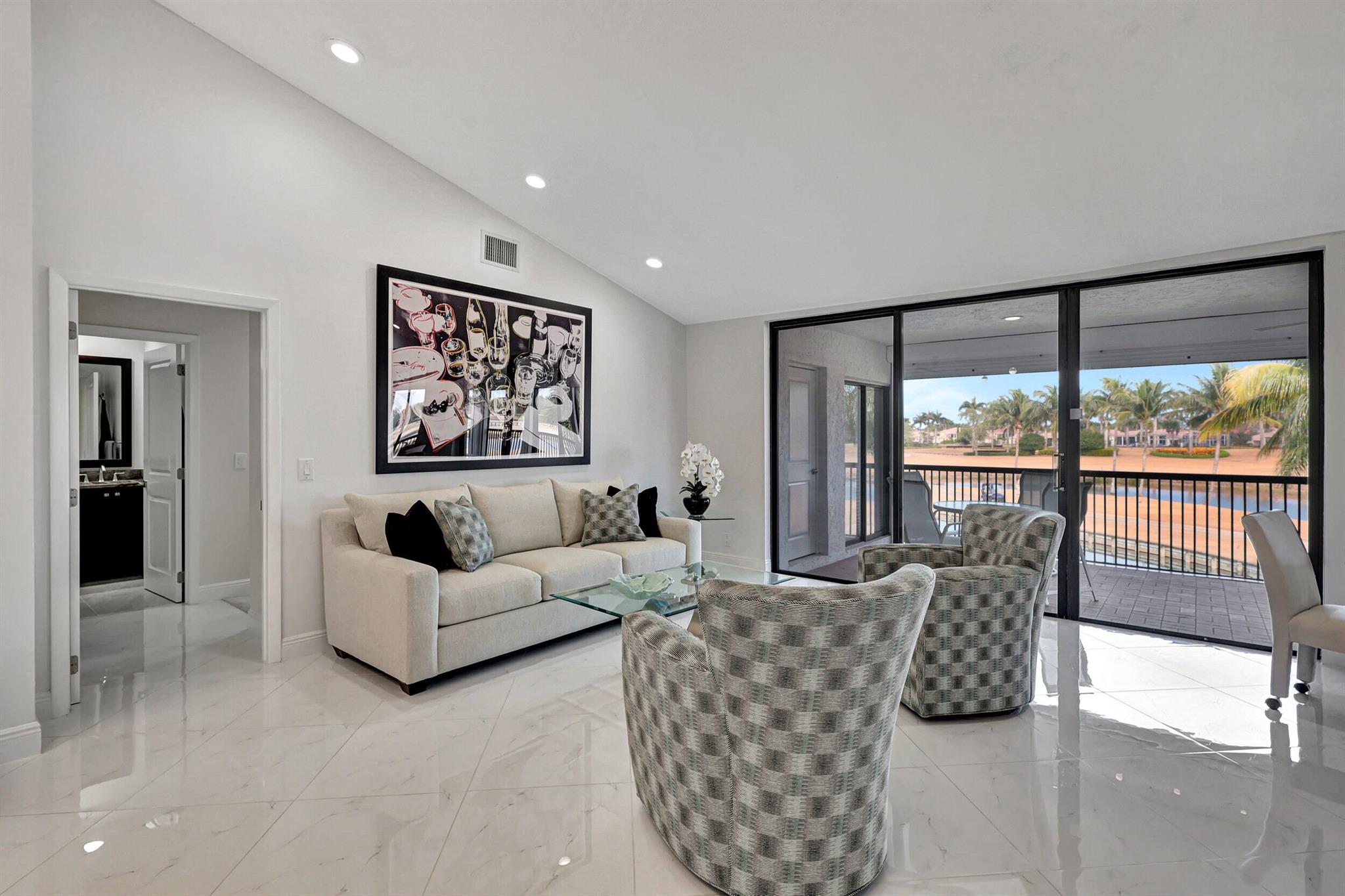 13 Eastgate Drive D