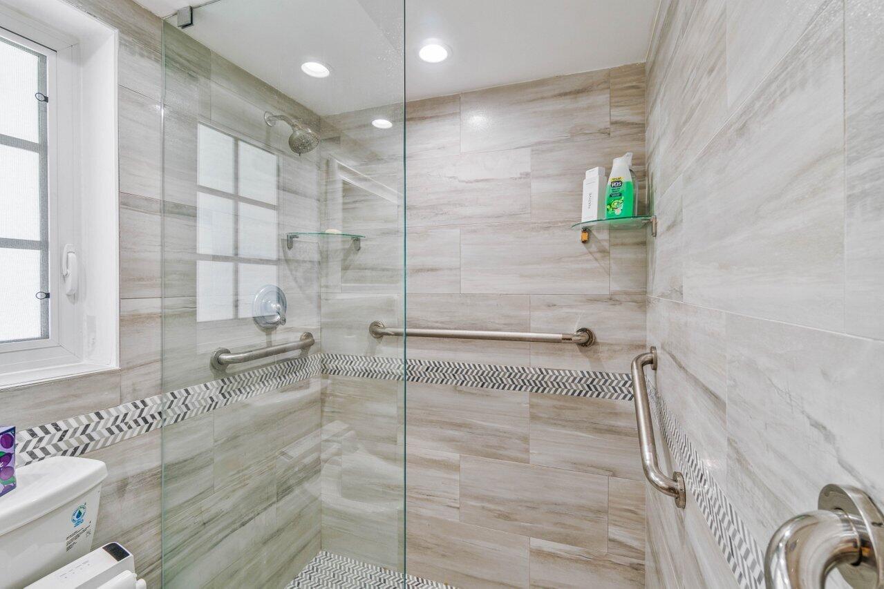 1035 Bermuda Gardens Rd Road