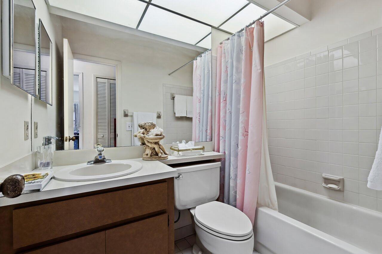 136 Village Walk Drive, Royal Palm Beach