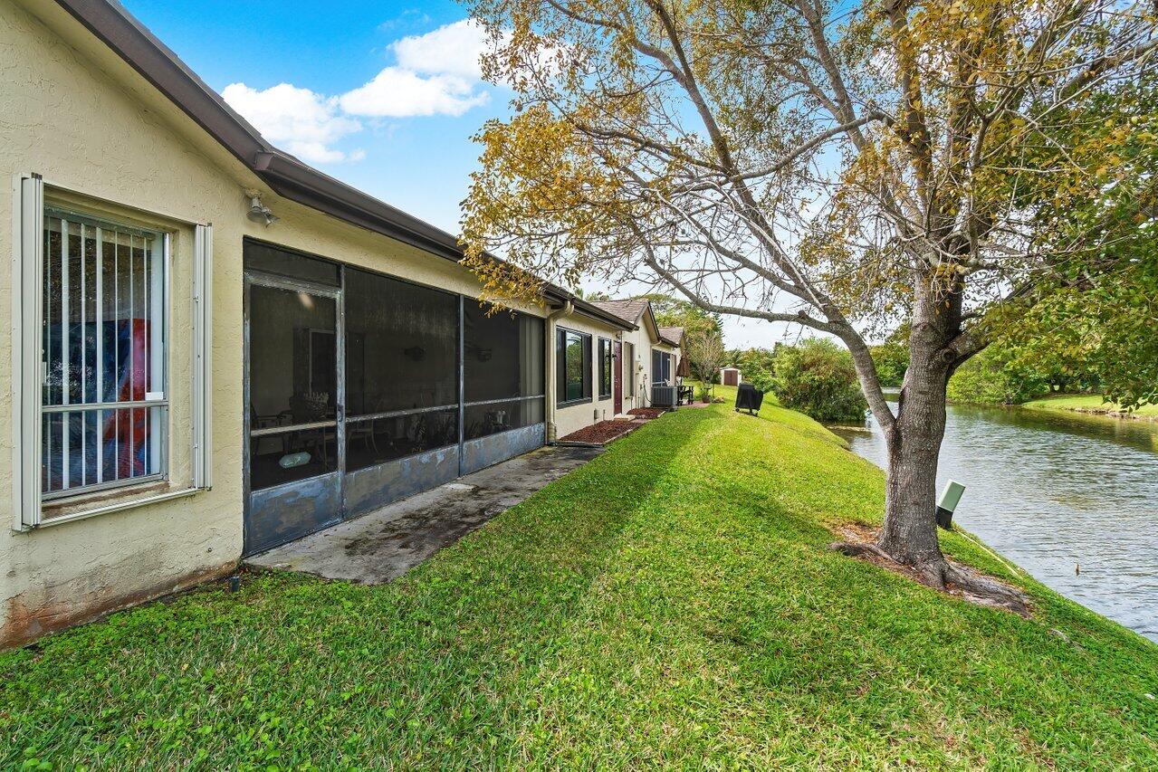 136 Village Walk Drive, Royal Palm Beach