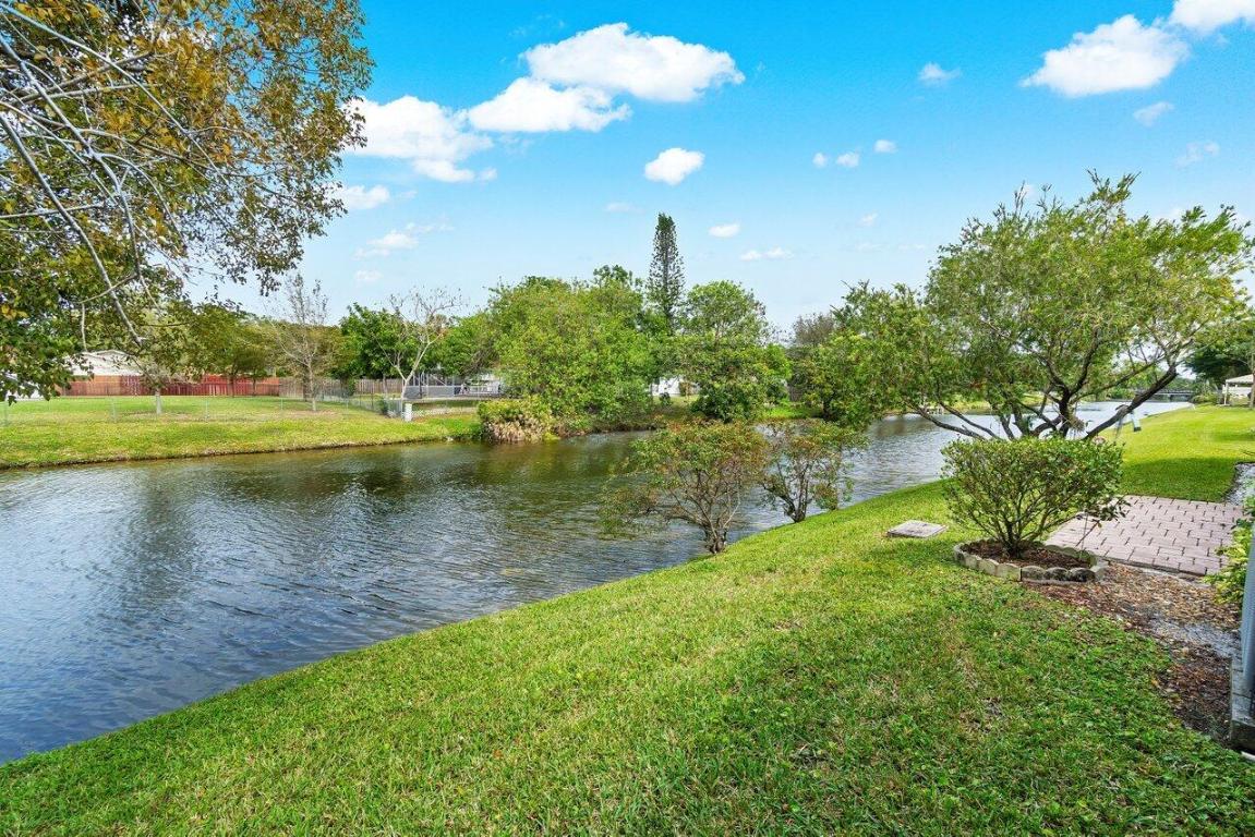 136 Village Walk Drive, Royal Palm Beach