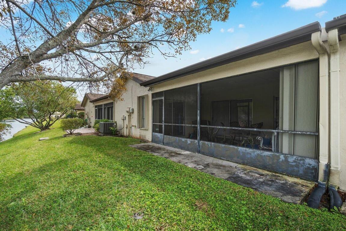 136 Village Walk Drive, Royal Palm Beach