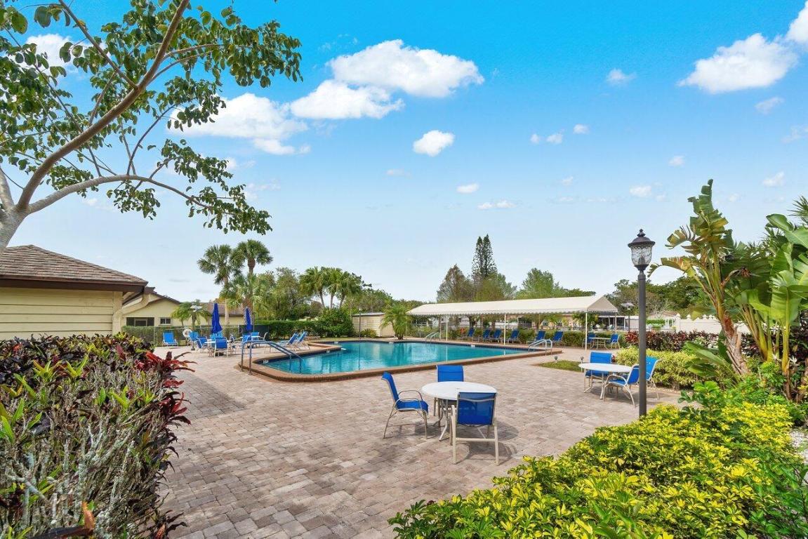 136 Village Walk Drive, Royal Palm Beach