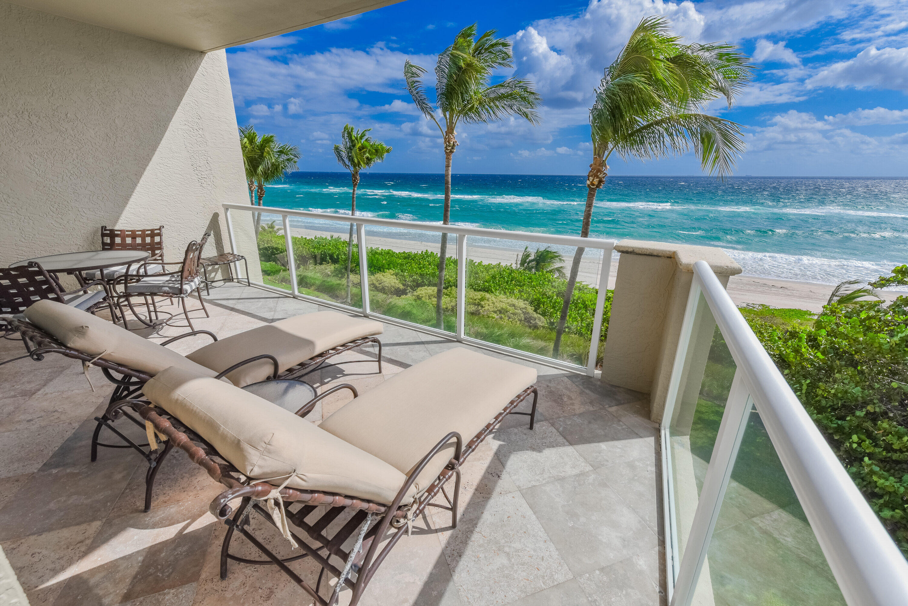 1063 Hillsboro Mile 301