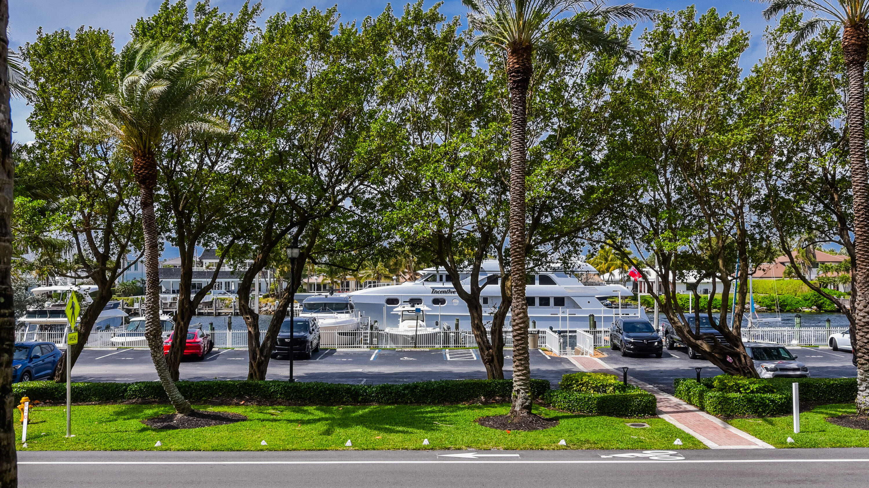 1063 Hillsboro Mile 301