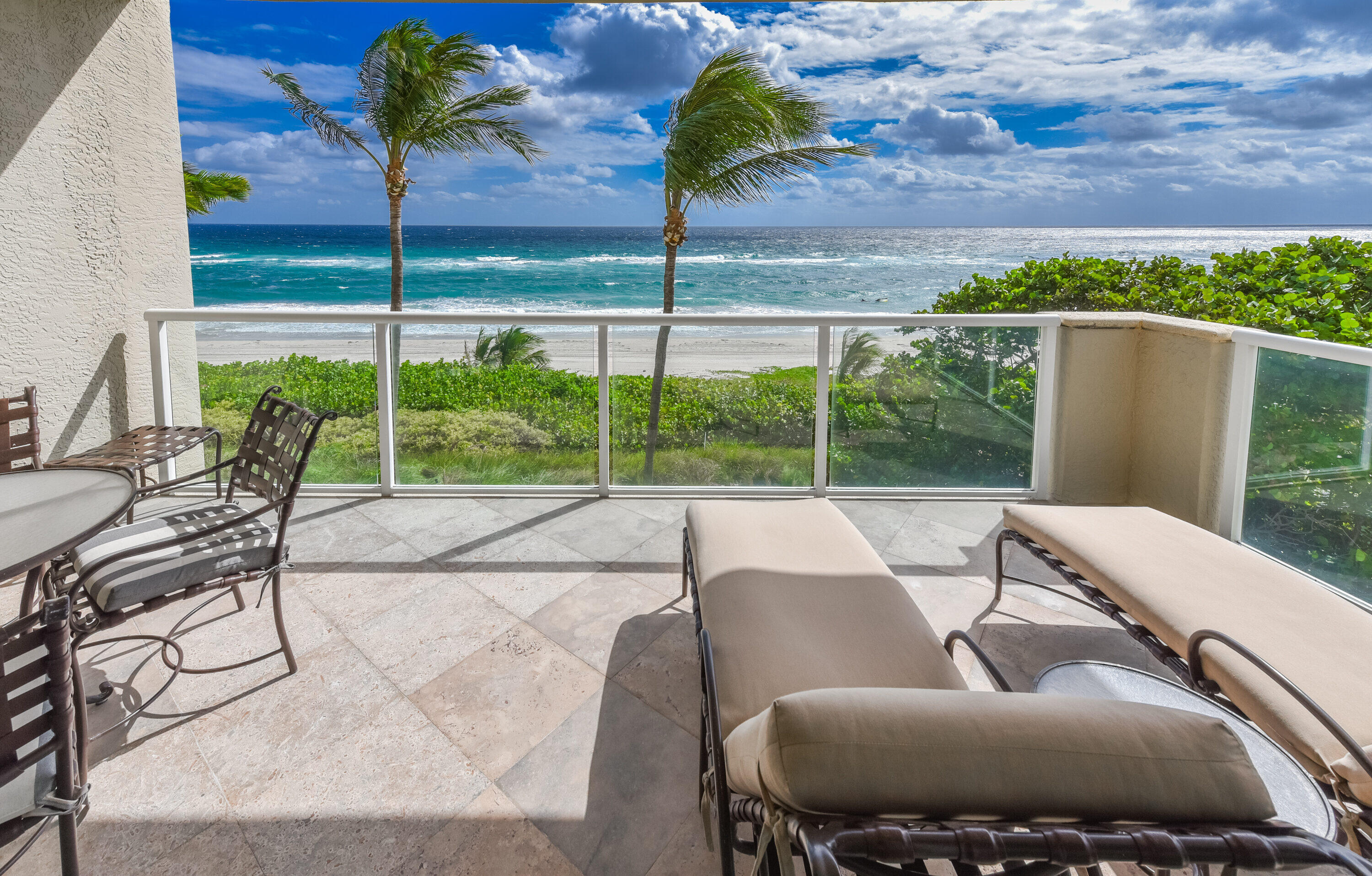 1063 Hillsboro Mile 301