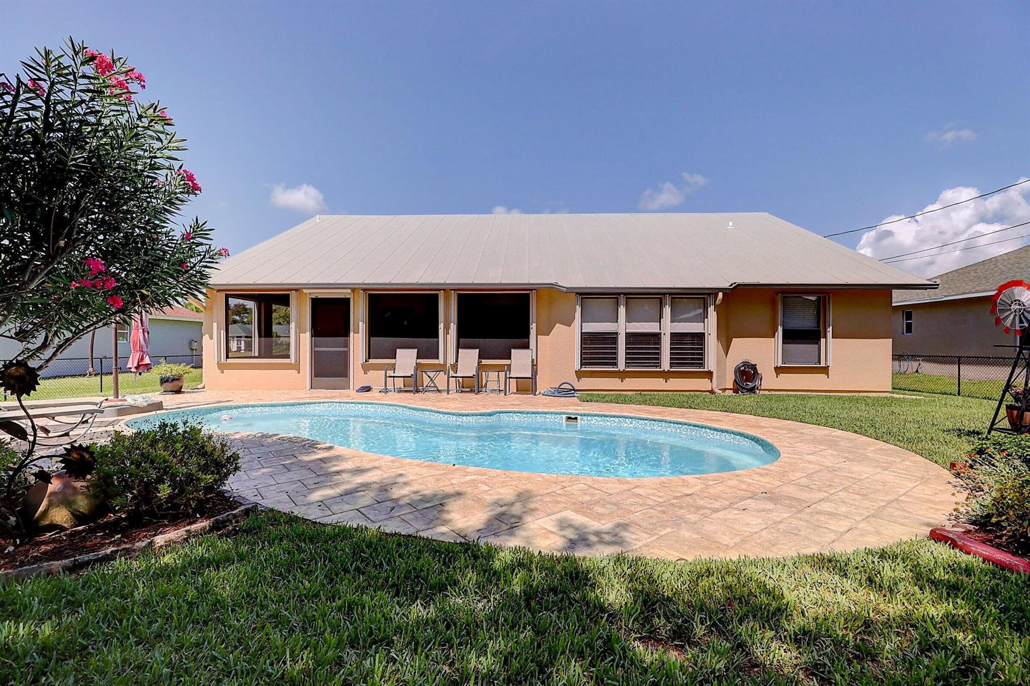 1631 SW Pancoast Street