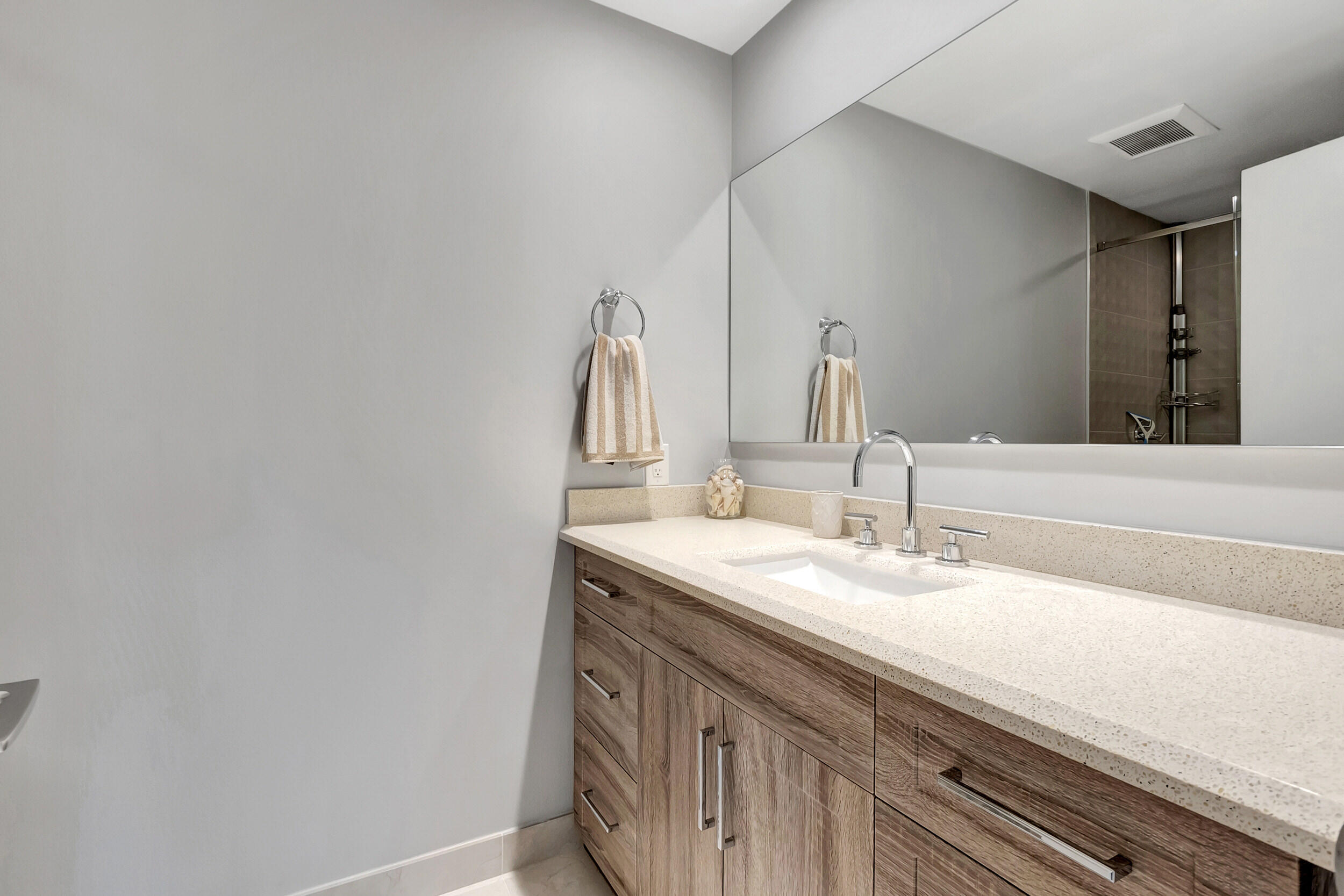 6708 Willow Wood Drive 1604