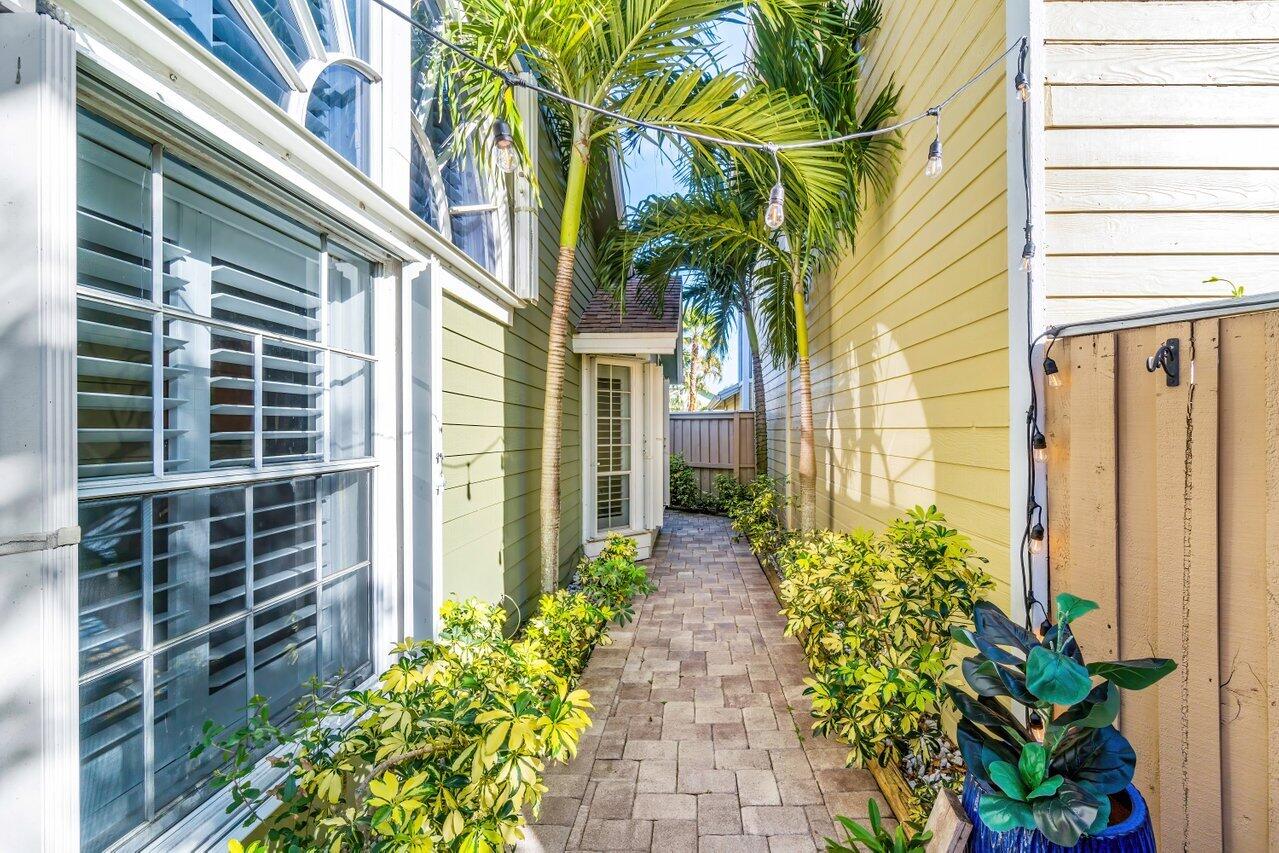 21419 Fairfield Lane