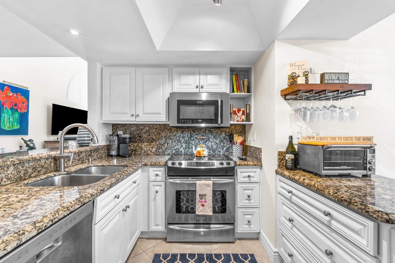 21419 Fairfield Lane