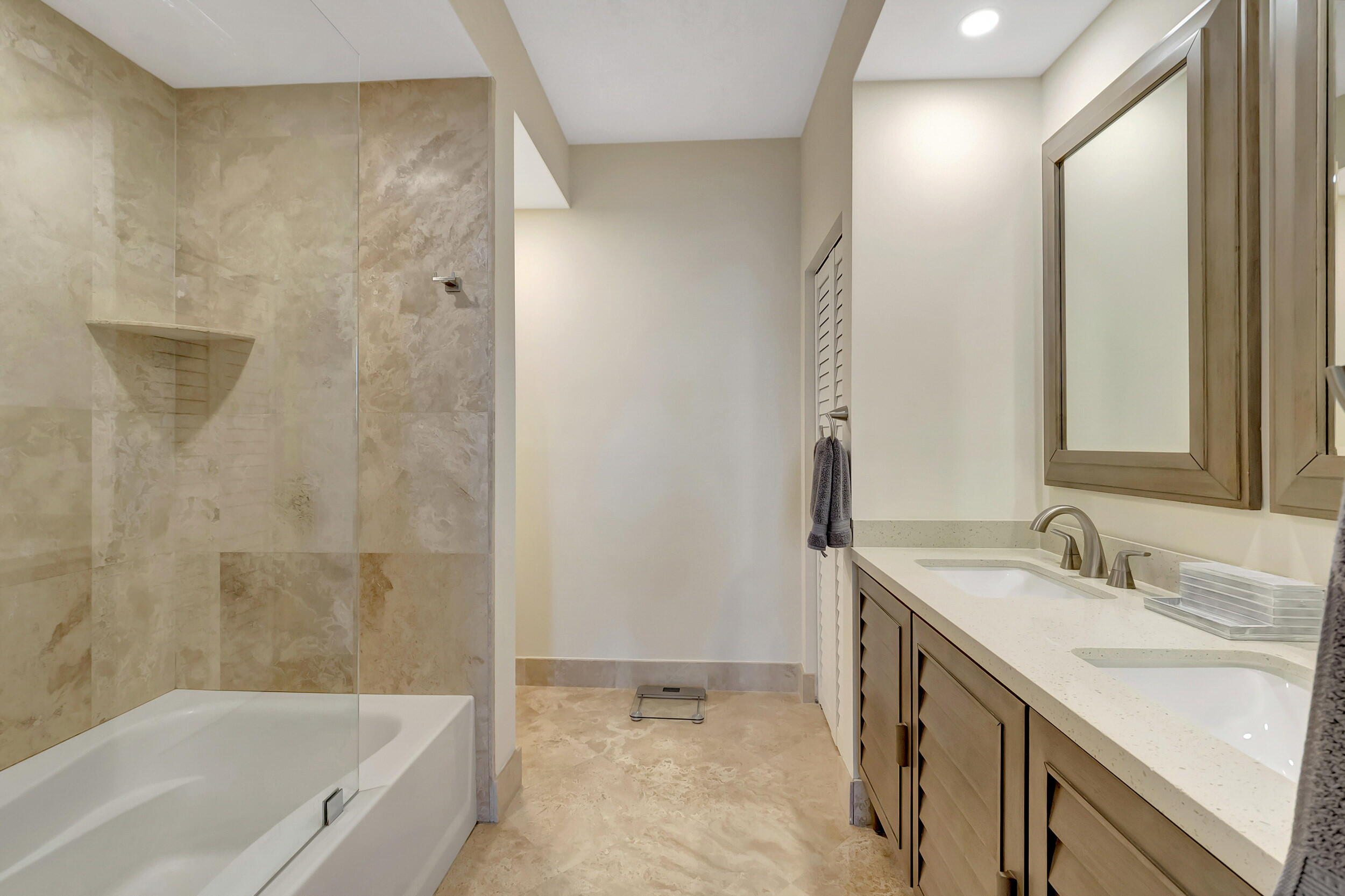 3606 S Ocean Boulevard Ph1003