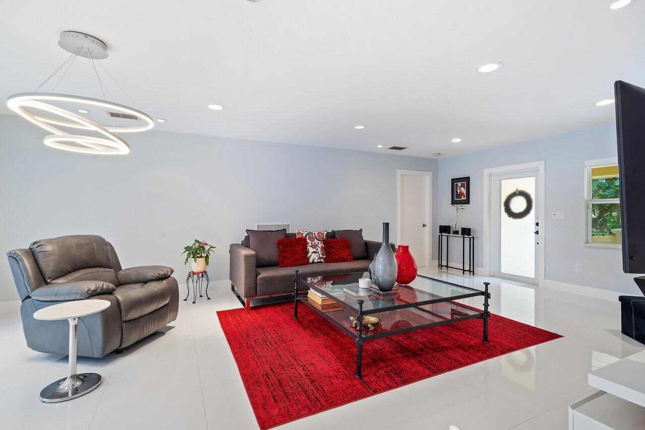 1709 Coral Gardens Drive