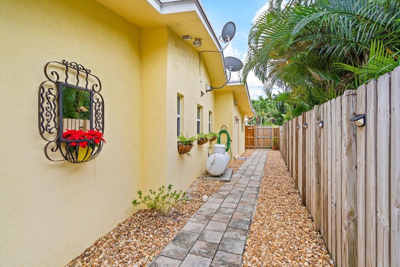 1709 Coral Gardens Drive