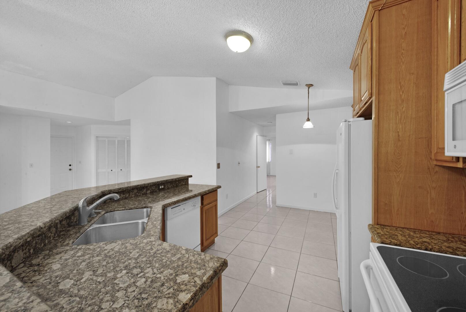 25 Hawthorne Lane, Boynton Beach