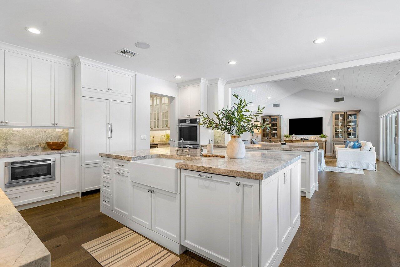 570 N Country Club Drive, Atlantis