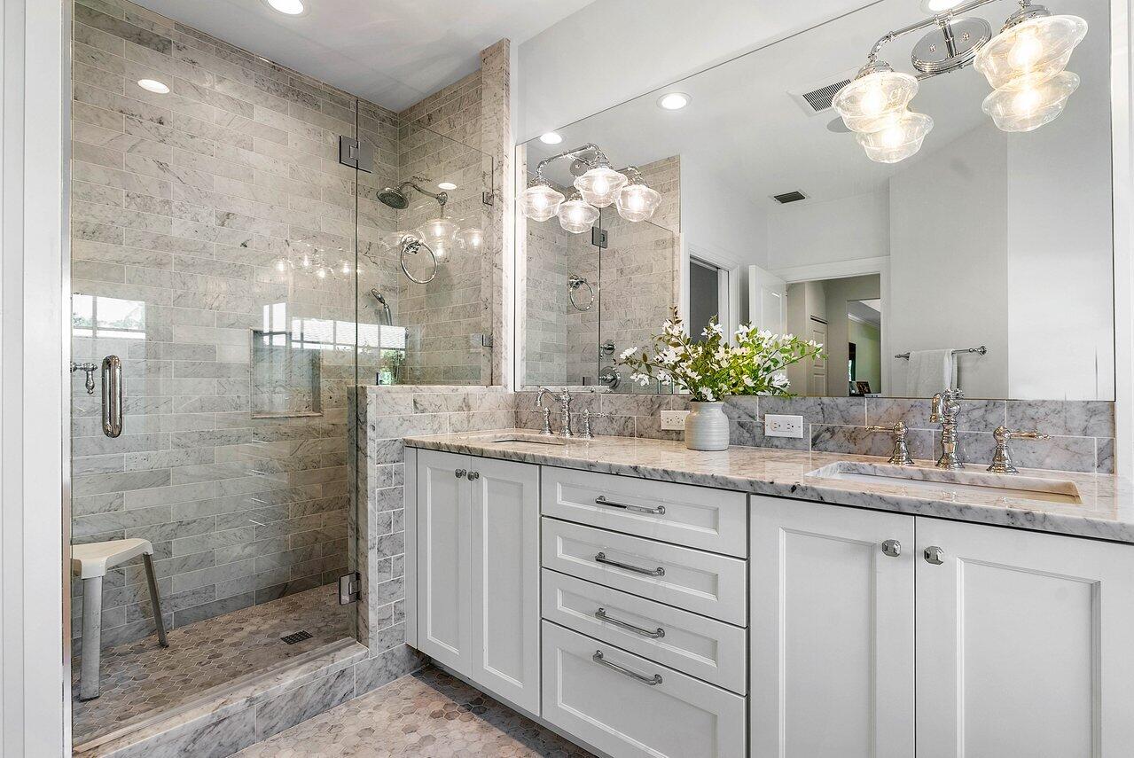 570 N Country Club Drive, Atlantis