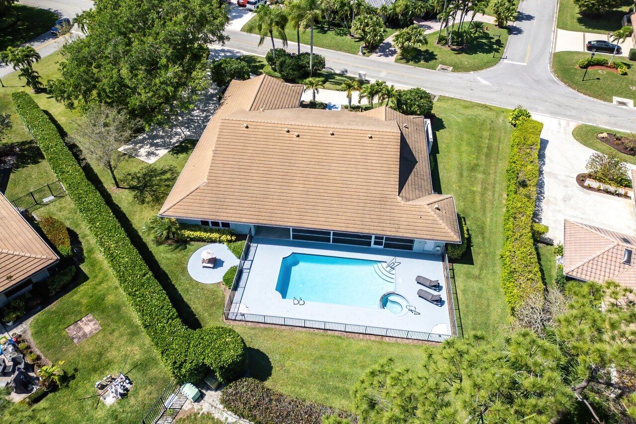 570 N Country Club Drive, Atlantis