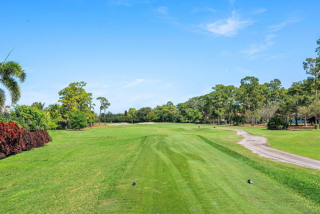 570 N Country Club Drive, Atlantis