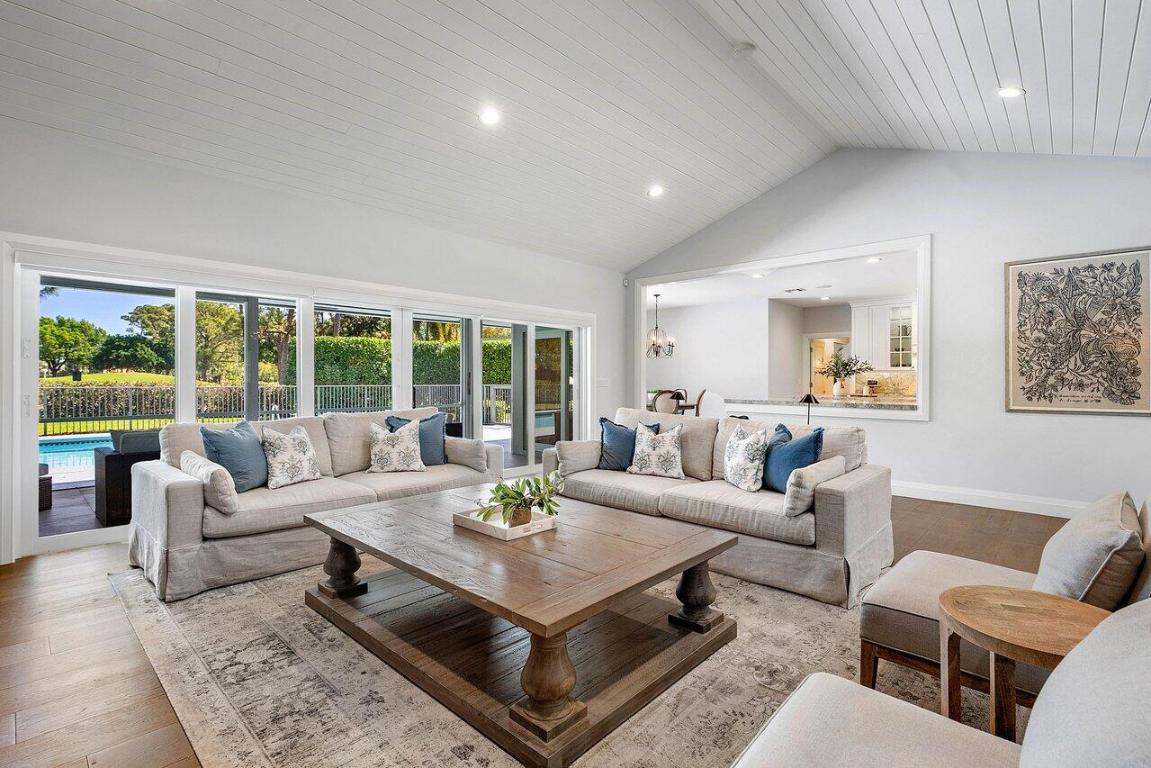 570 N Country Club Drive, Atlantis