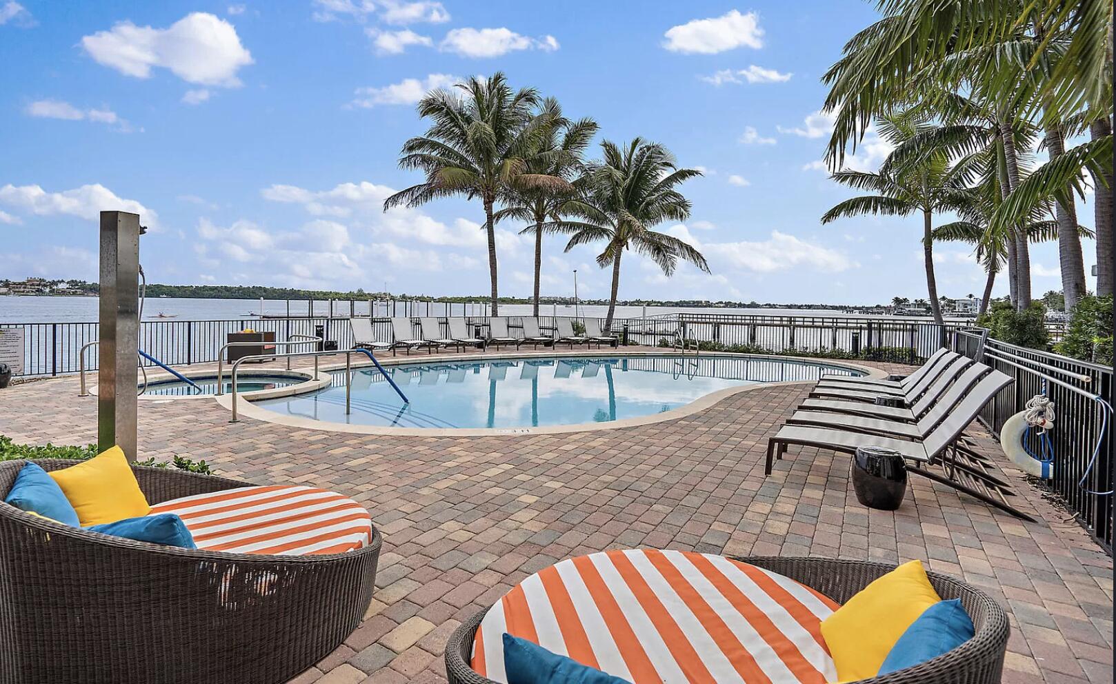 2690 N Federal Highway N 62