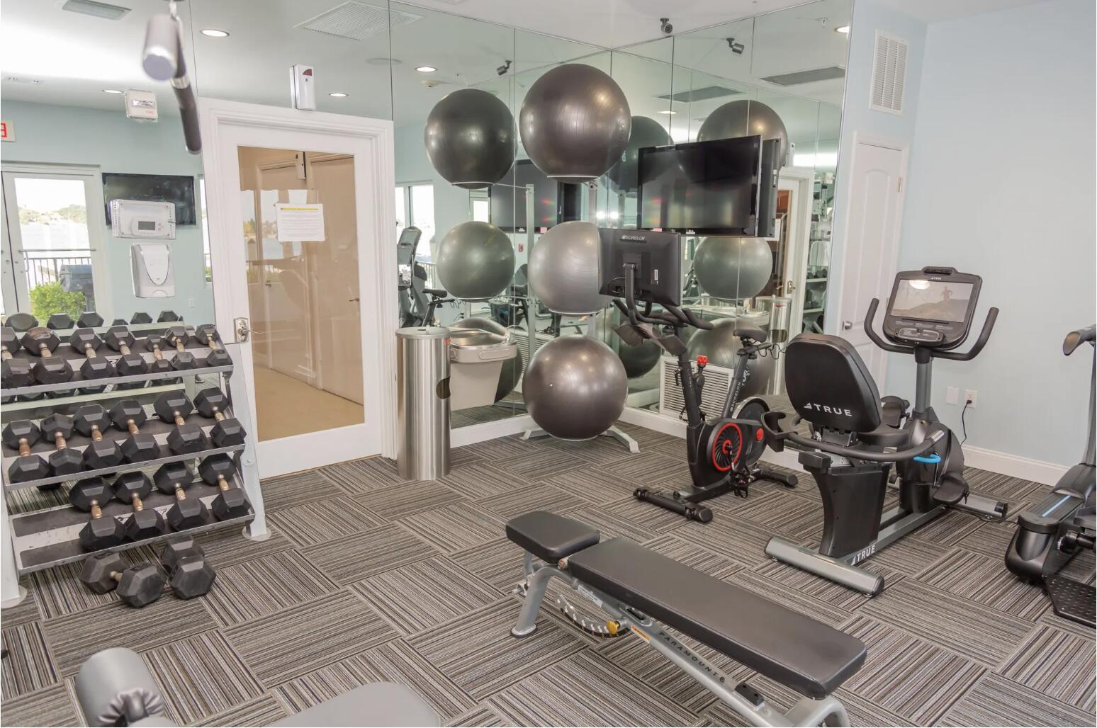 2690 N Federal Highway N 62