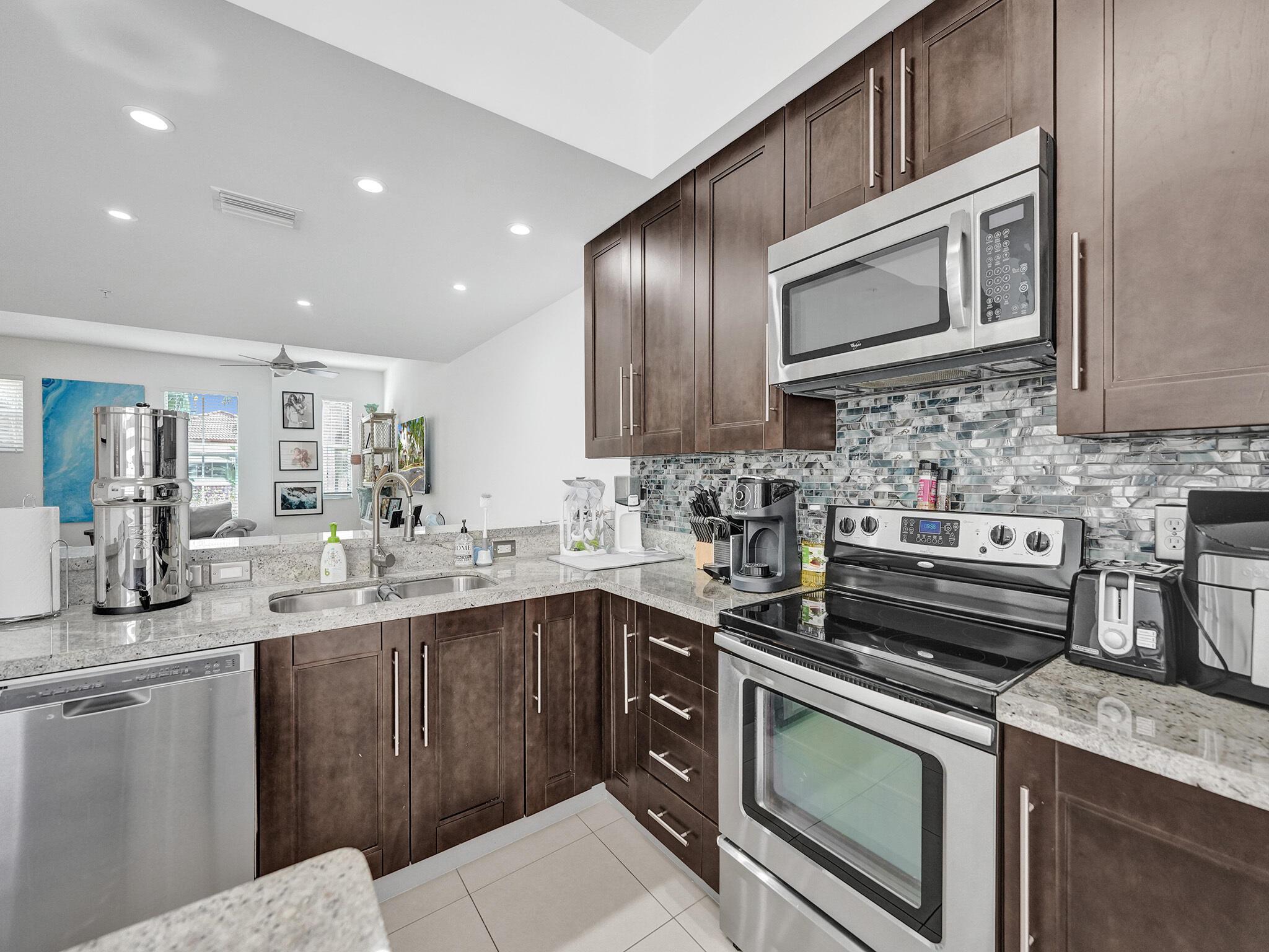 2690 N Federal Highway N 62