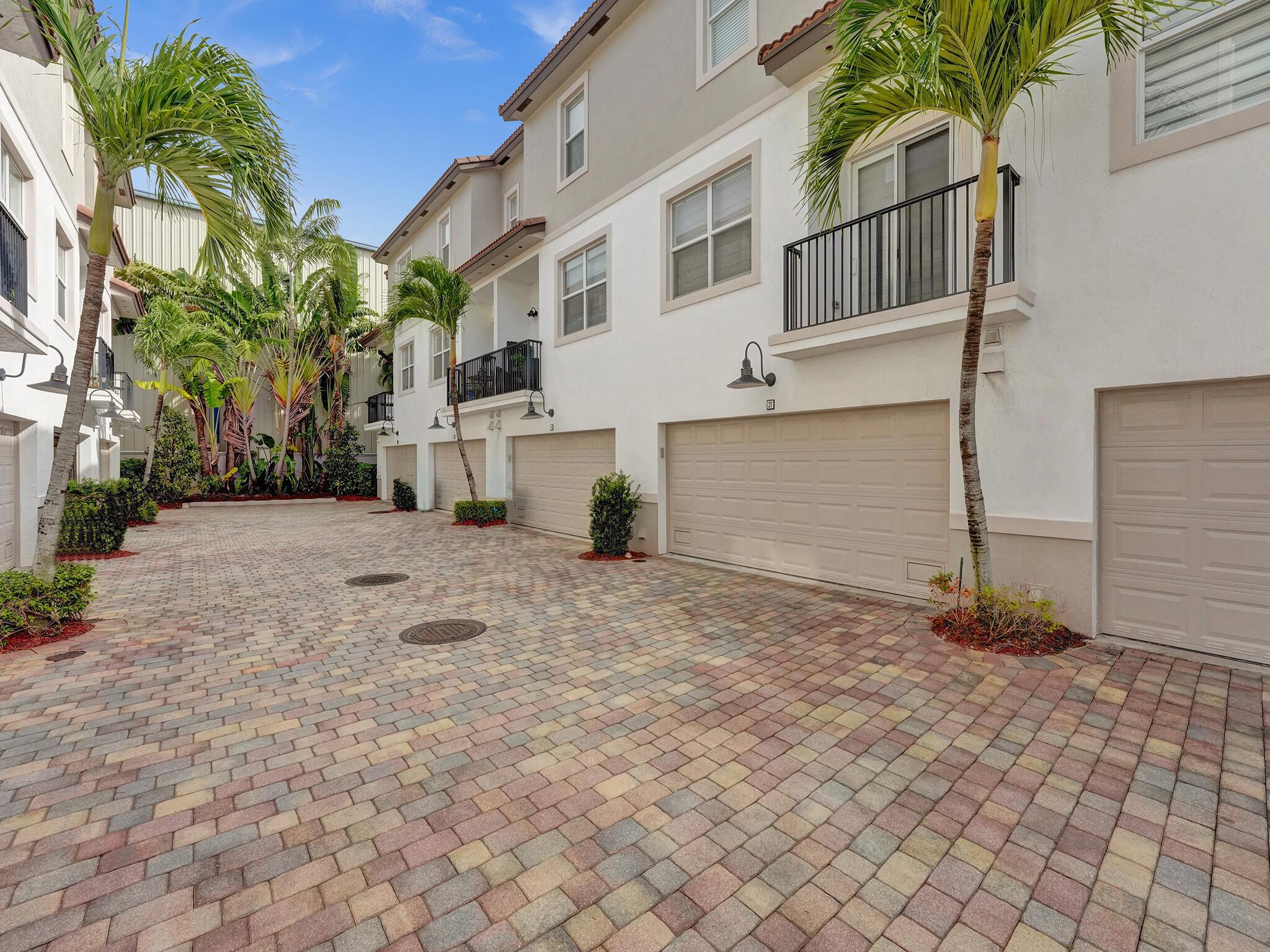 2690 N Federal Highway N 62