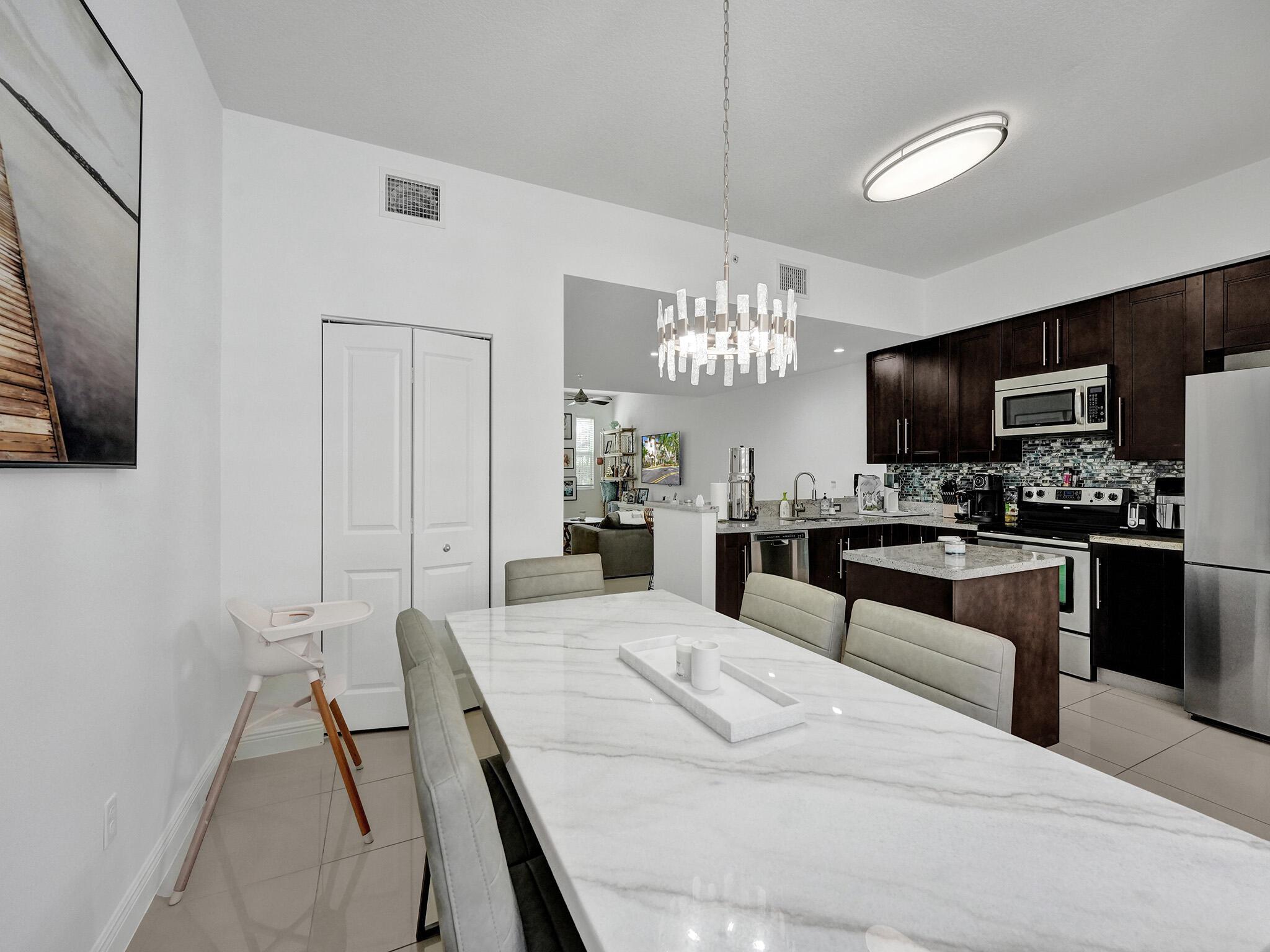 2690 N Federal Highway N 62