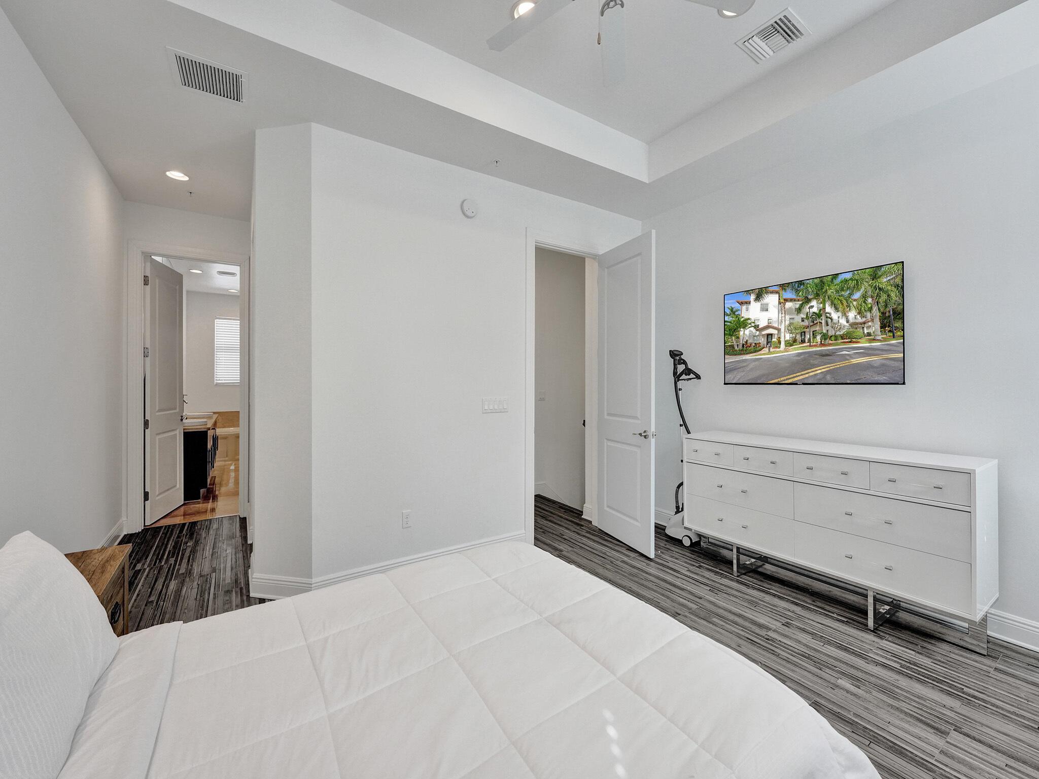 2690 N Federal Highway N 62