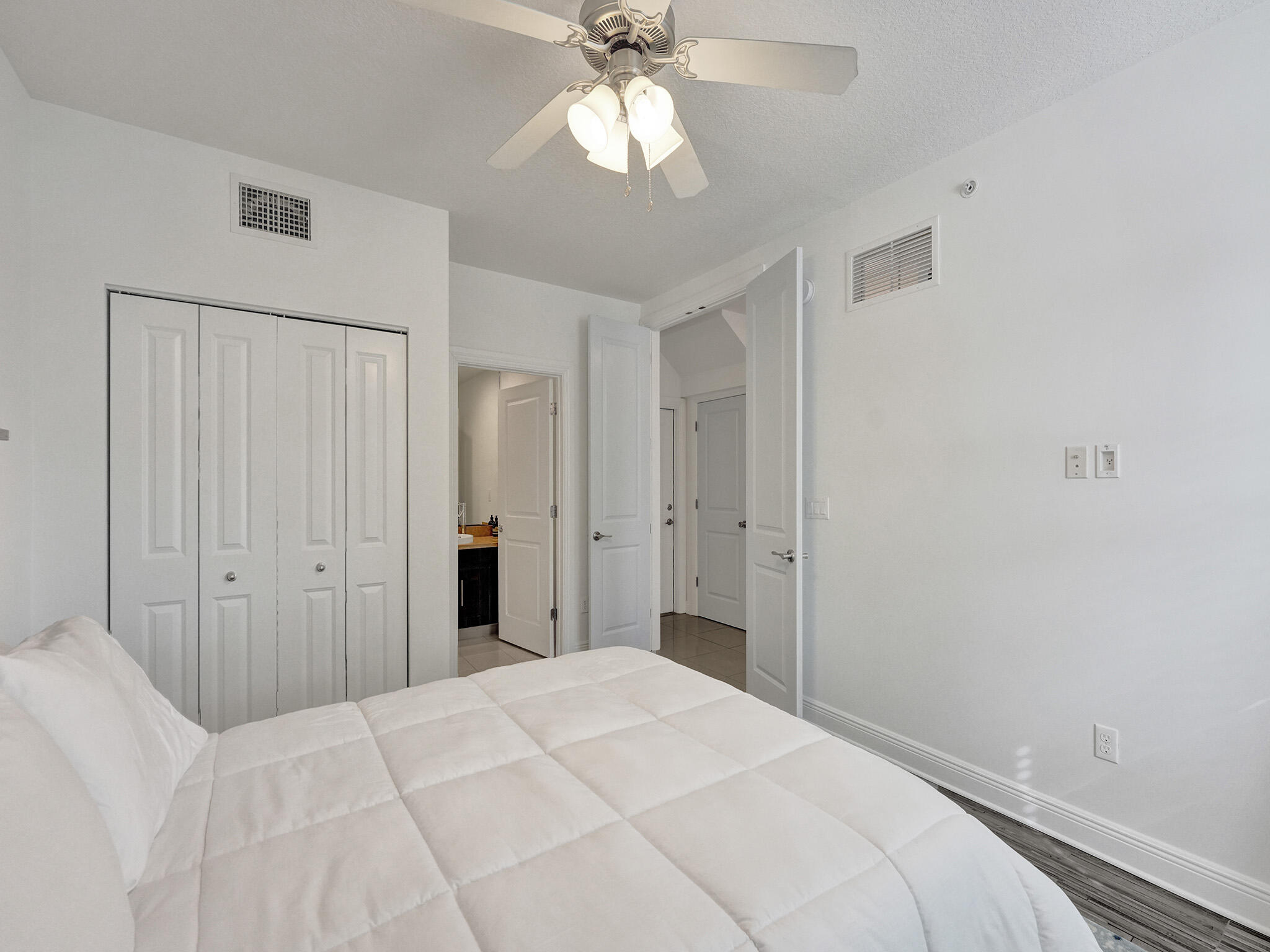 2690 N Federal Highway N 62